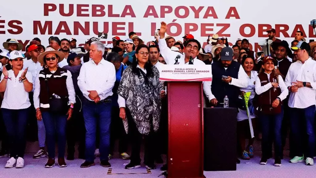 Los barbosistas que asistieron a la marcha por la 4T en Puebla