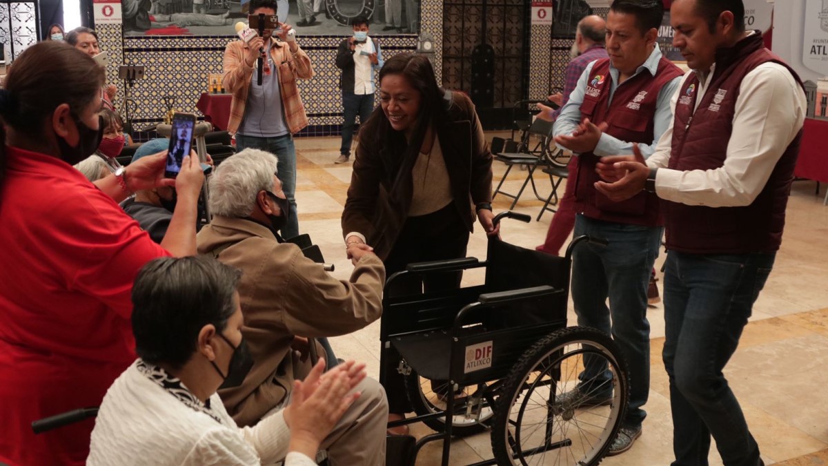 Edil de Atlixco, Ariadna Ayala escucha y atiende peticiones ciudadanas.