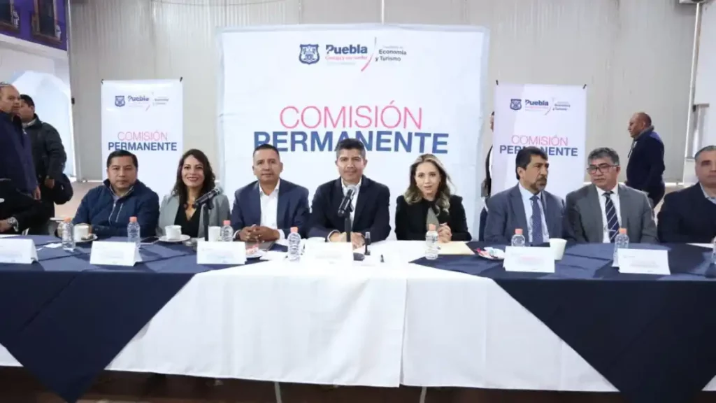 Ante Comisión Permanente, Eduardo Rivera presenta el “Paseo de Luces” y llama a rescatar la unión y fraternidad