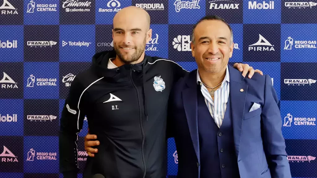 Club Puebla presenta a Eduardo Arce como nuevo entrenador