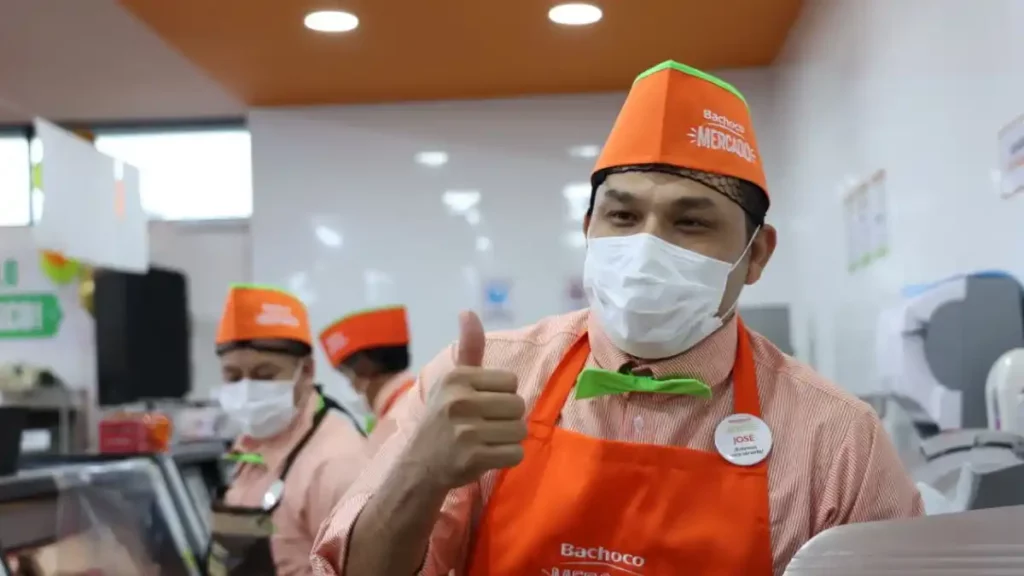 Eduardo Rivera inaugura la primera tienda "Mercado Bachoco" en el país
