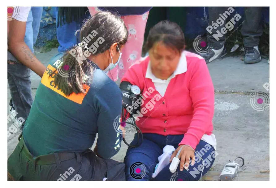 Choque entre dos camionetas en bulevar Las Torres dejó seis personas lesionadas