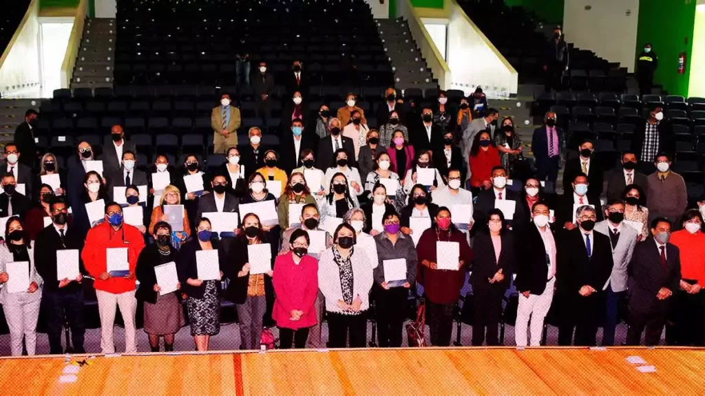 Reconoce BUAP labor docente con la entrega de 300 promociones académicas