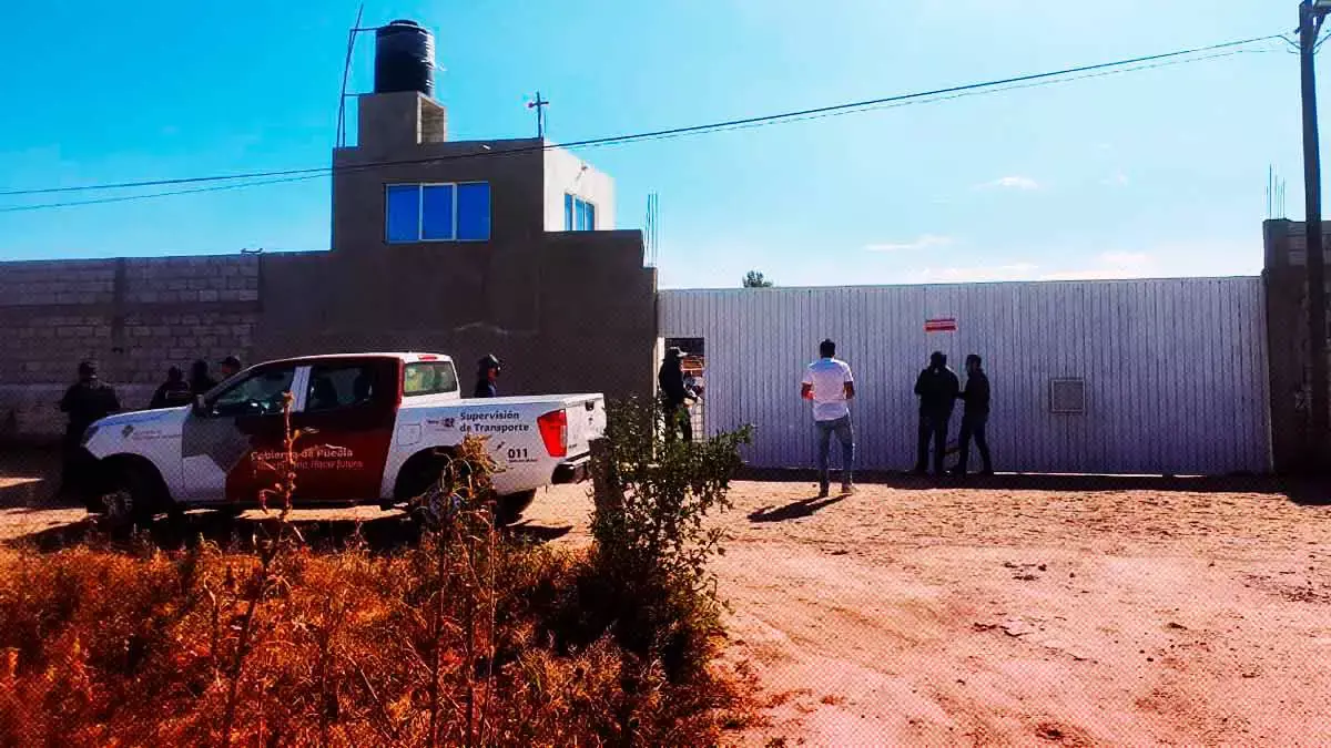 Por cobro excesivo clausuran corralón de Grúas Jesús en Tecamachalco