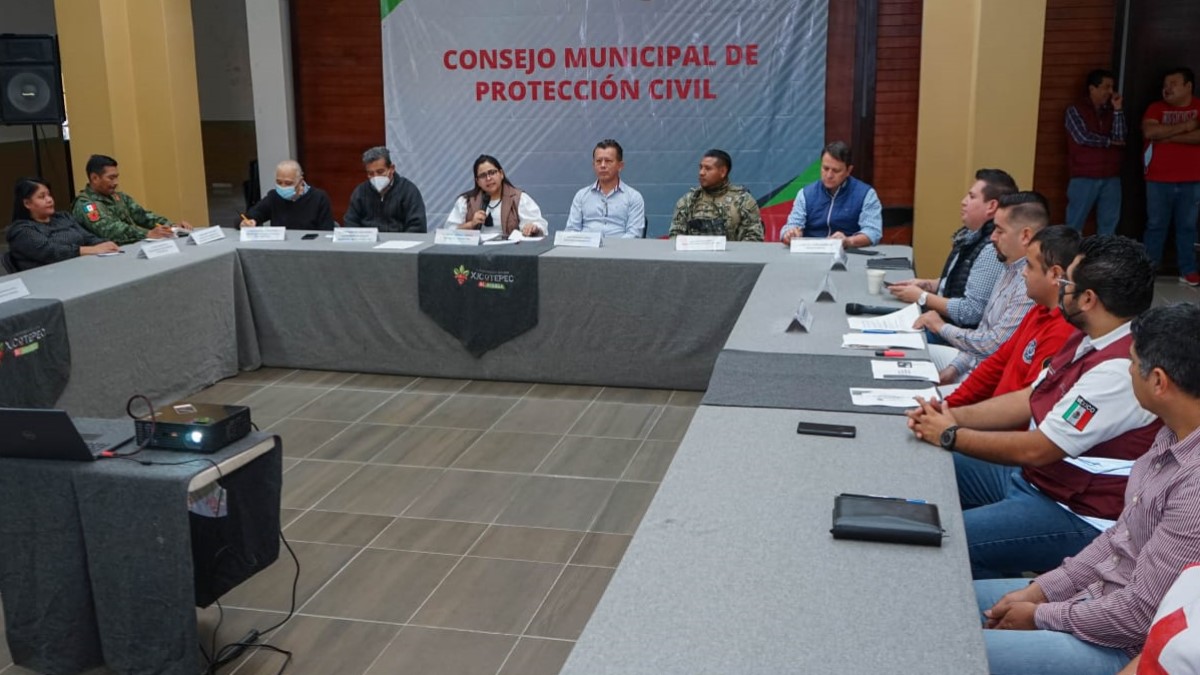 Ante la temporada invernal, Protección Civil de Xicotepec coordina acciones.