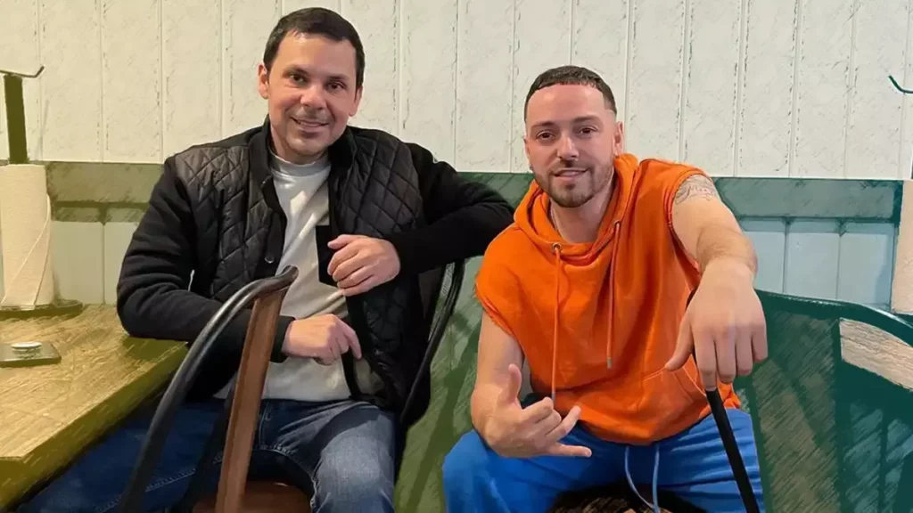“He tenido novias”, Pee Wee reacciona sobre el romance con su manager