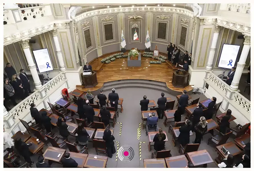 Así iniciaron los homenajes luctuosos al gobernador de Puebla, Miguel Barbosa.