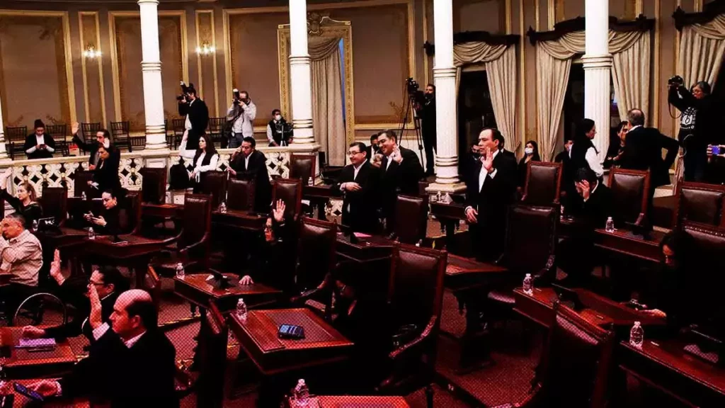 Inician proceso para designar al gobernador sustituto de Puebla