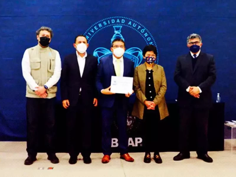 Premia Rectora Lilia Cedillo a ganadores del concurso de cartel “Acción por el clima”