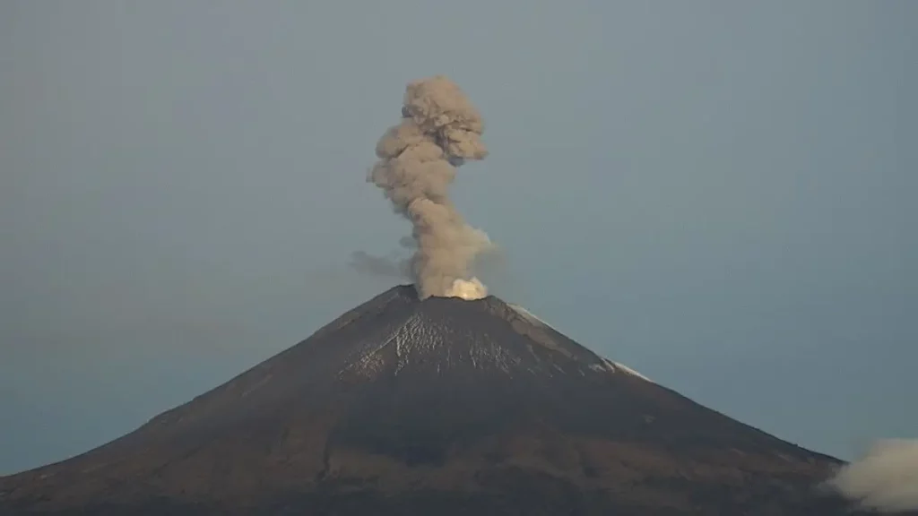 Popocatépetl registra actividad en las últimas horas; Cenapred mantiene monitoreo constante.