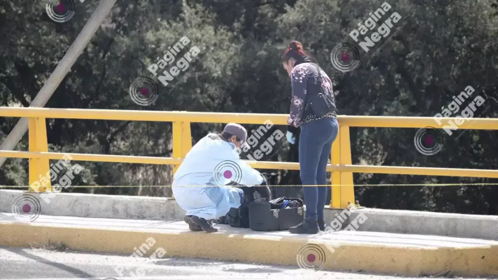 Al fondo de una barranca, hallan el cadáver de un hombre en Totimehuacan.