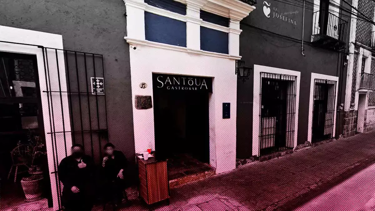 Denuncian robo de camioneta del estacionamiento en el restaurante Santoua de Puebla