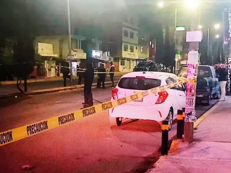 Automovilista es acribillado en calles de Santa María Xonacatepec.
