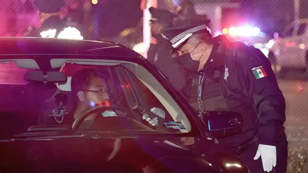 Operativos dejaron 14 centros nocturnos clausurados y 20 conductores detenidos en Puebla