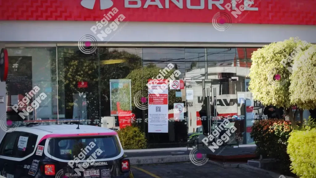 Armados, entran a sucursal Banorte de Anzures y roban 50 mil pesos.