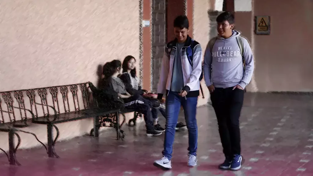 Alumnos de media superior de Puebla regresan a clases el 2 de enero.