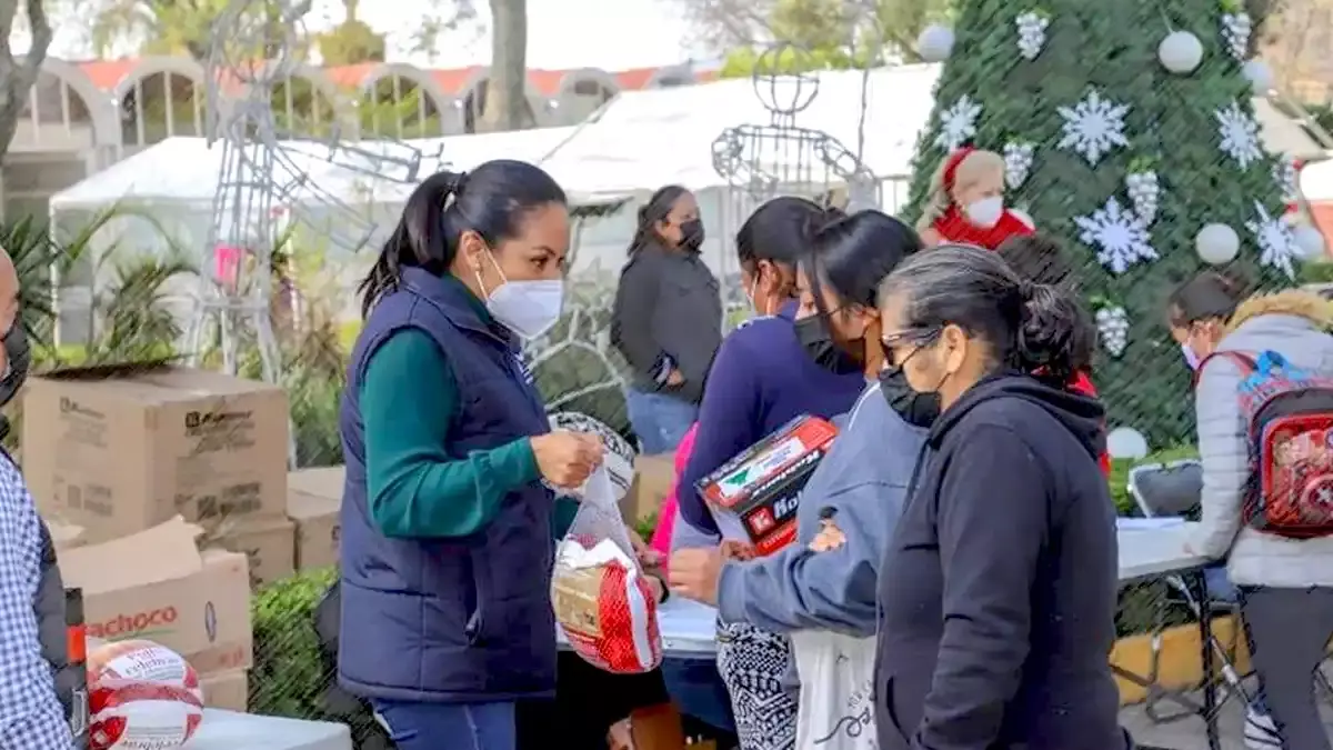 Sistema Municipal DIF entrega apoyos a recolectores voluntarios