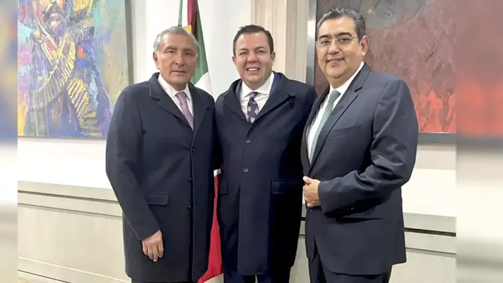 Se reúnen Fernando Padilla y Adán Augusto López con el gobernador de Puebla