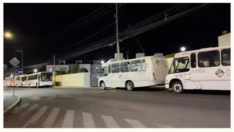 Alimentadoras de RUTA hacen verificación vehicular en la noche; tienen últimos días