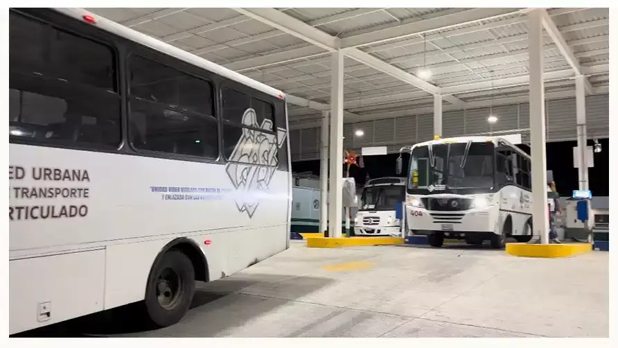 Alimentadoras de RUTA hacen verificación vehicular en la noche; tienen últimos días