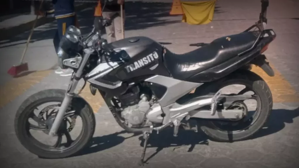 Ladrones roban motocicleta a policias de transito de Tecamachalco