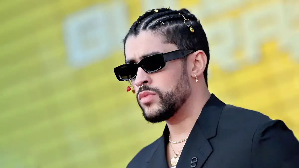 ¡Conejo endemoniado! Filtran otro vídeo de Bad Bunny enojado en un bar.