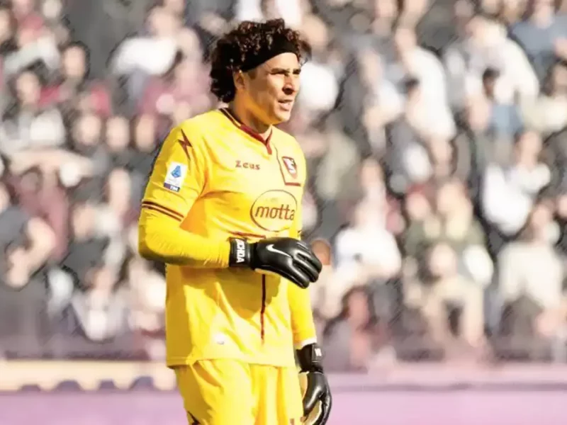 Con debut agridulce, Guillermo Ochoa evitó goleada del Milan sobre Salernitana