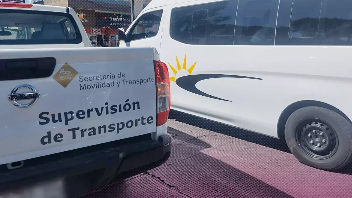 SMT y SSP detienen unidad del transporte turístico ilegal en Puebla