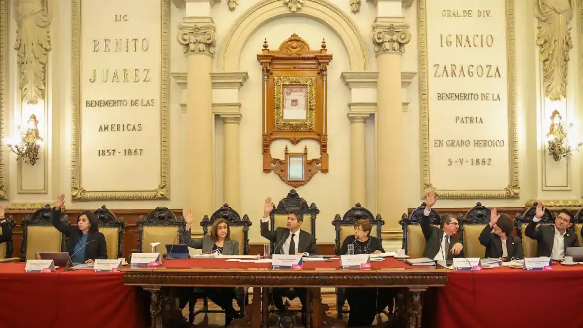 Regula Cabildo actividad comercial de salones sociales