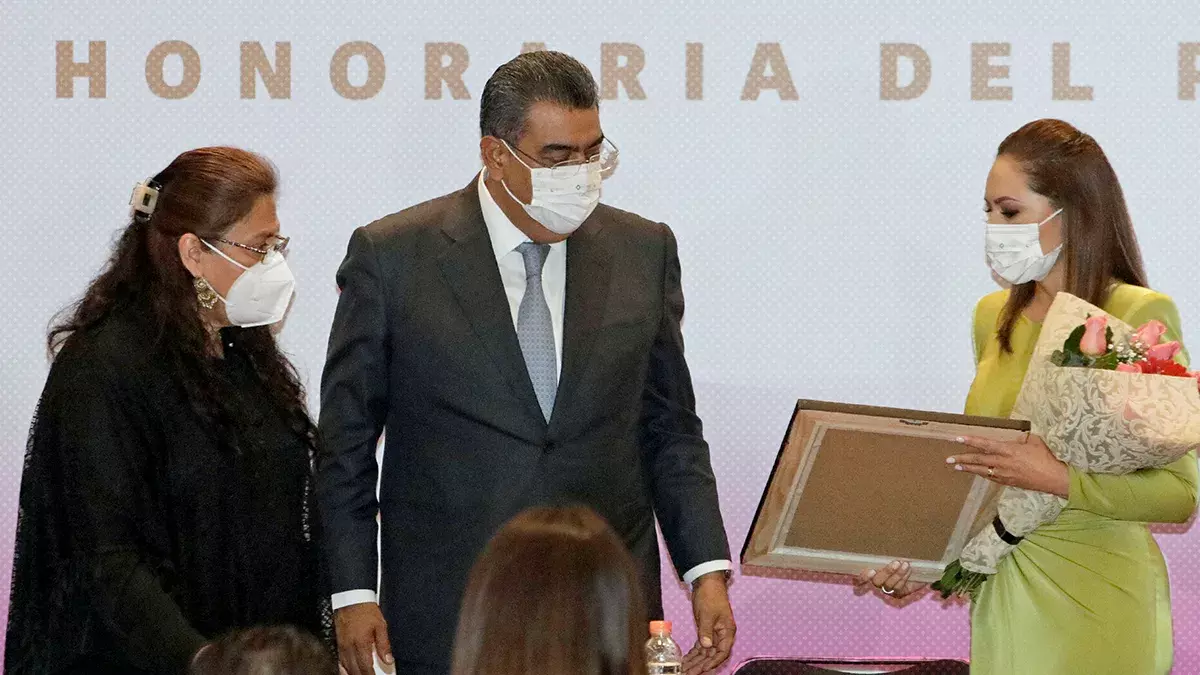 Charito le pasa la batuta del DIF Estatal a Gabriela Bonilla
