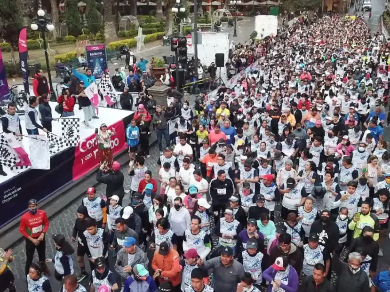 Más de dos mil 500 participantes de Puebla, México y el mundo participan en el 1er. Medio Maratón de Puebla