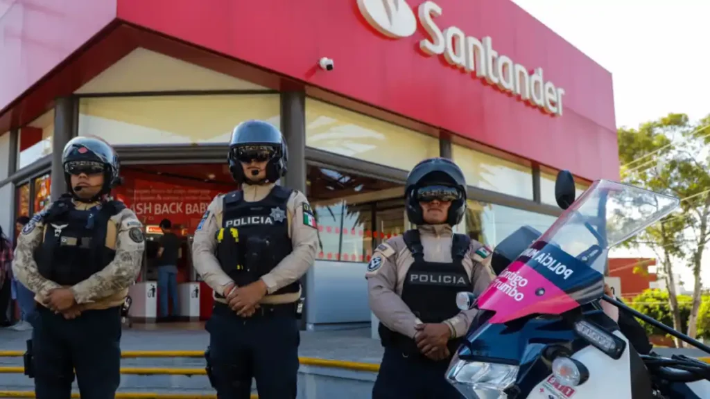 En temporada decembrina, policía municipal de Puebla mantiene vigente el servicio de acompañamiento bancario