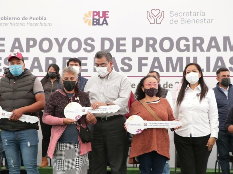 Ariadna Ayala recibe a Sergio Salomón Céspedes en gira por Atlixco.