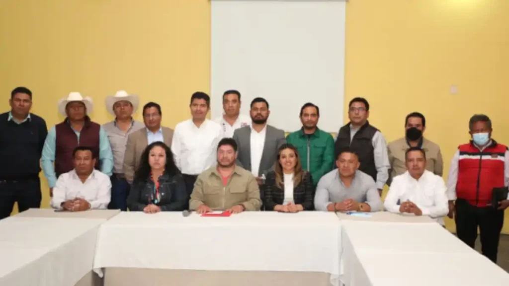 Eduardo Rivera y 16 presidentes municipales solicitan aprobación del DAP incluido en Ley de Ingresos