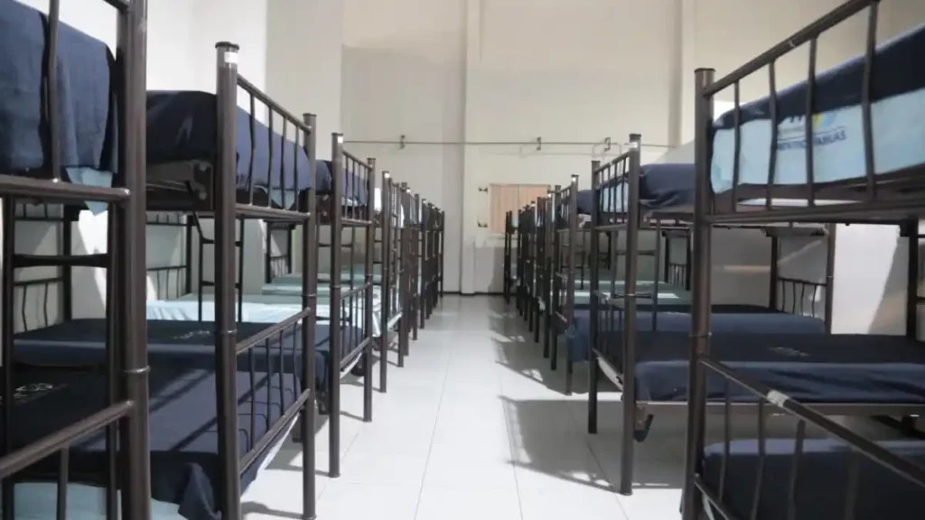 SMDIF brinda atención a migrantes y personas en situación de calle en el dormitorio municipal