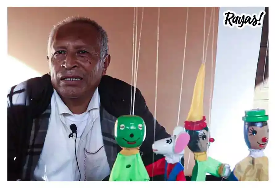 Pablo Mejía el último creador artesanal de títeres que existe en Puebla