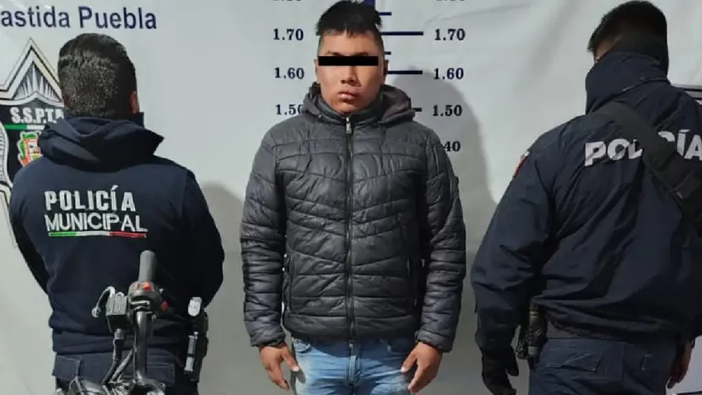 Secretaría de Seguridad Pública y tránsito municipal de San Martín Texmelucan detiene a Jonathan “N” por detentación de vehículo con reporte de robo