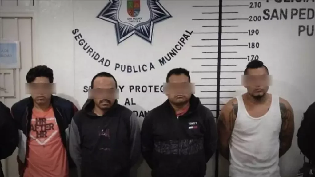 Detienen en San Pedro Cholula a banda dedicada al robo de gasolineras.
