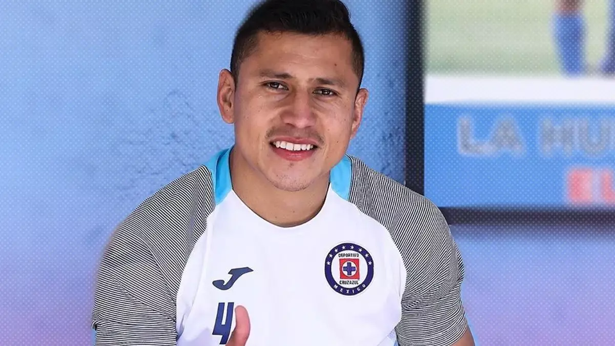 Julio César “Cata” Domínguez seguirá en Cruz Azul tras polémica fiesta.