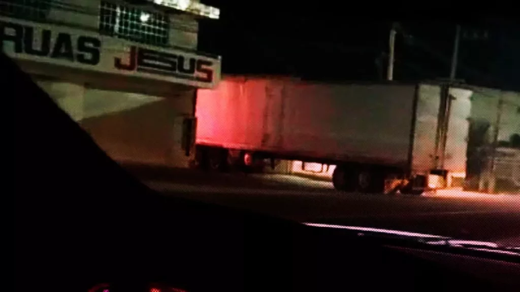 A pesar de estar clausurada, Grúas Jesús continúa servicios en Tecamachalco