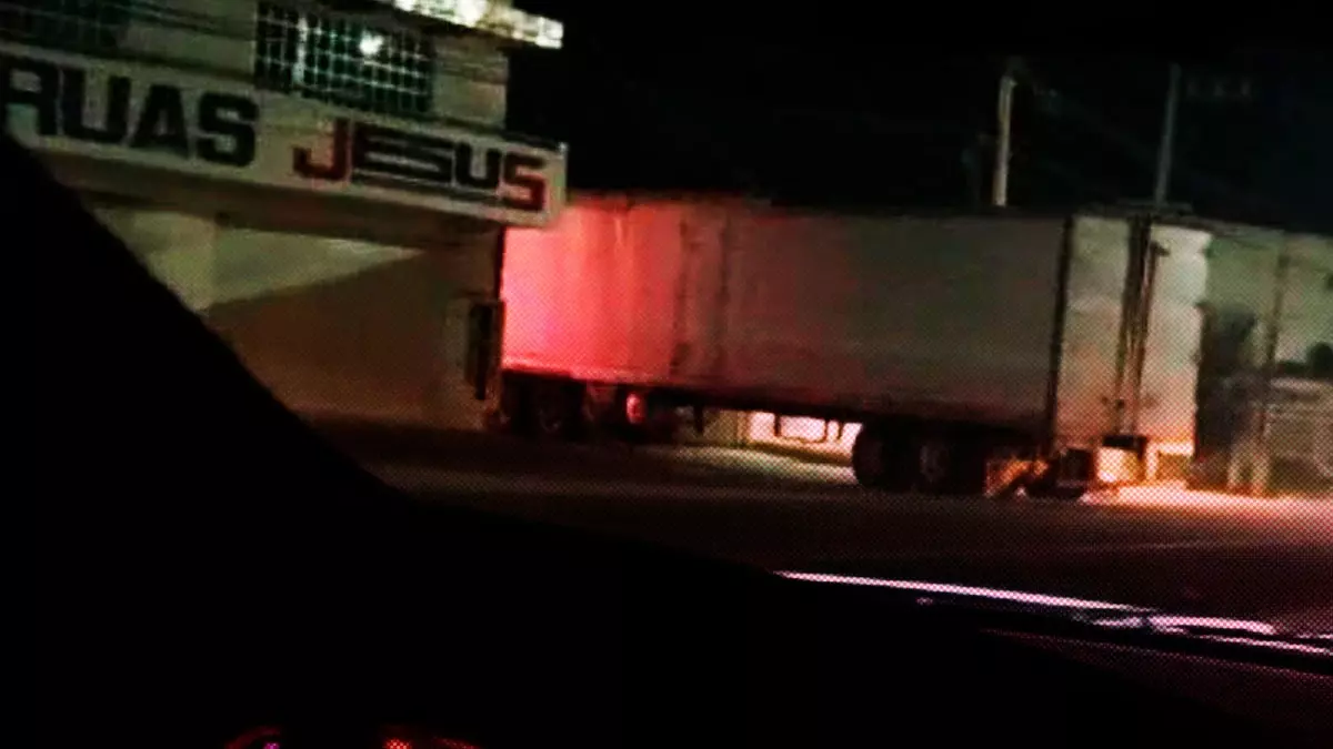 A pesar de estar clausurada, Grúas Jesús continúa servicios en Tecamachalco