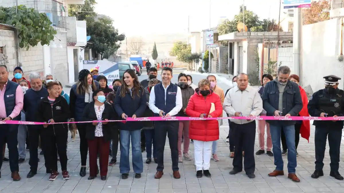 Con “Construyendo Contigo”, Ayuntamiento de Puebla sigue entregando más calles pavimentadas