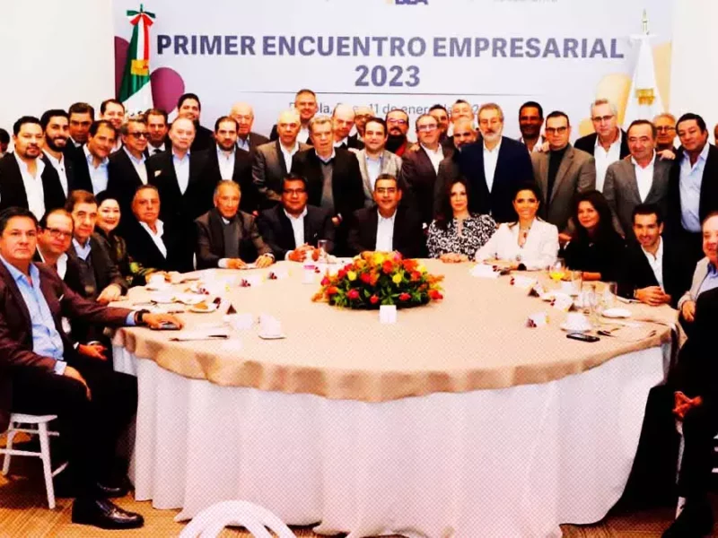 Por primera vez, como gobernador, Sergio Salomón Céspedes se reúne con empresarios de Puebla