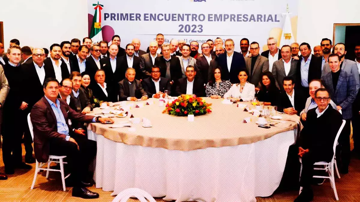Por primera vez, como gobernador, Sergio Salomón Céspedes se reúne con empresarios de Puebla