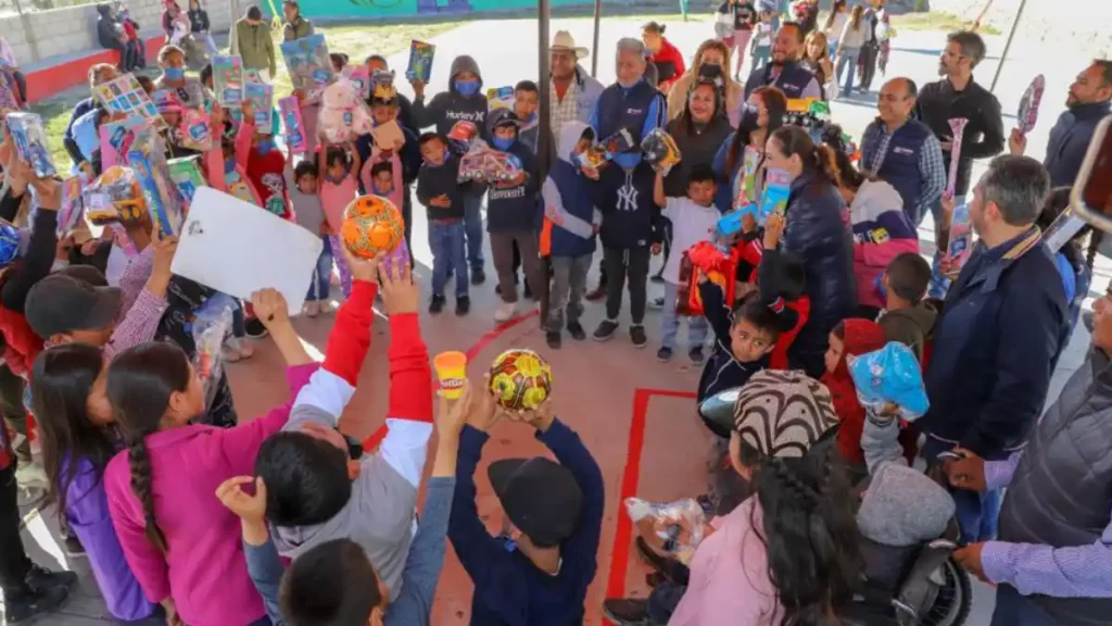 SMDIF llevó la ilusión de Reyes Magos a inspectorías de Francisco Totimehuacán; La Cantera, El Aguacate y Xacxamayo