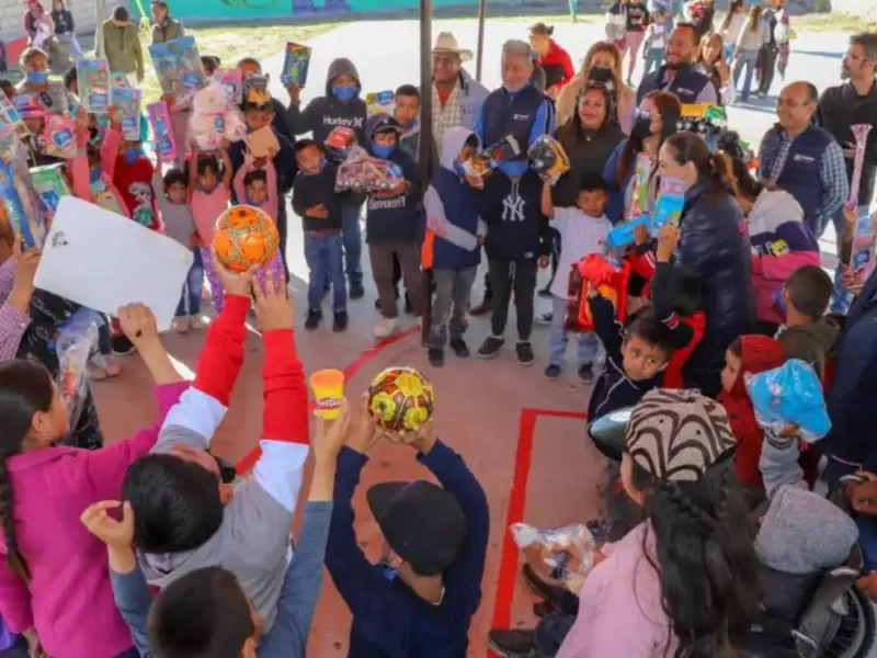 SMDIF llevó la ilusión de Reyes Magos a inspectorías de Francisco Totimehuacán; La Cantera, El Aguacate y Xacxamayo