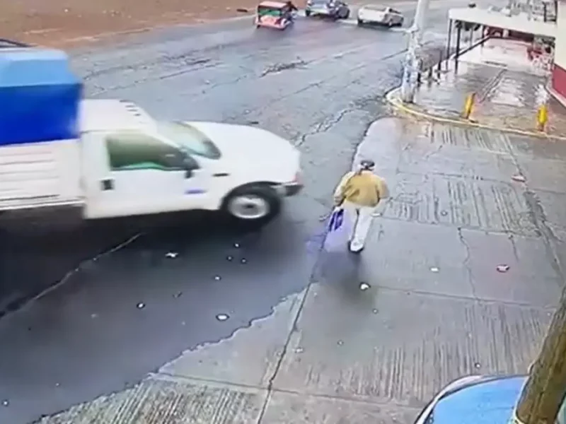 VIDEO FUERTE: Atropella a adulto mayor en Chimalhuacán, EdoMex.