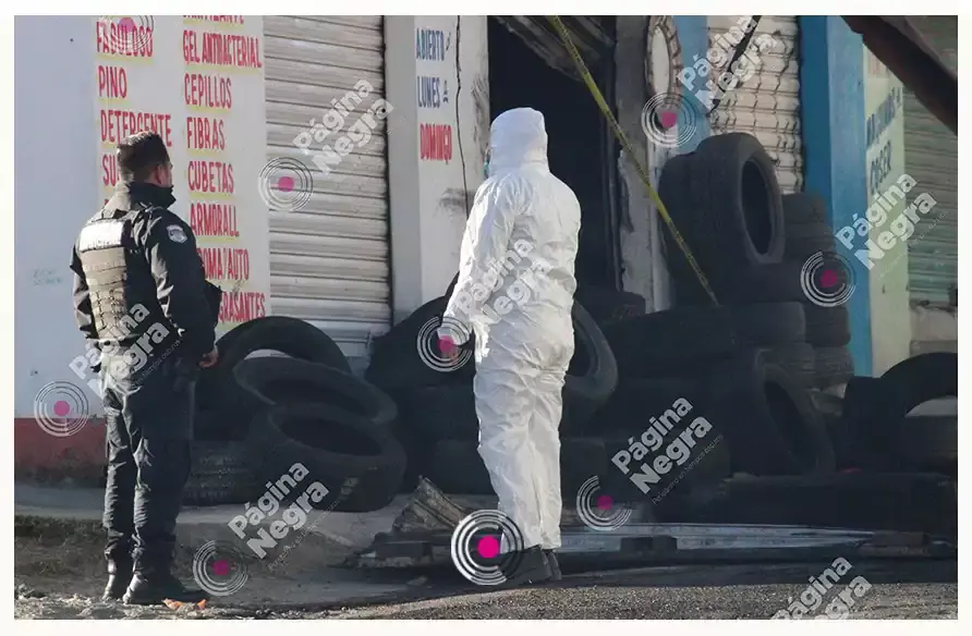 En el incendio de una talachería, un trabajador muere en Santa Lucía.
