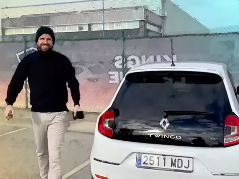 Piqué llegó manejando un Twingo a la Kings League