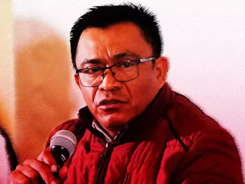 Garmendia se deslinda de desaparición de camionetas en Morena Puebla